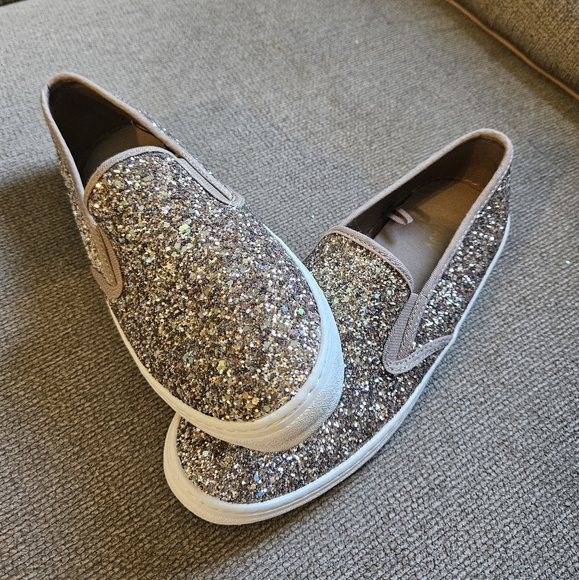 Old Navy gold sparkly slip on sneakers - Picture 11 of 11